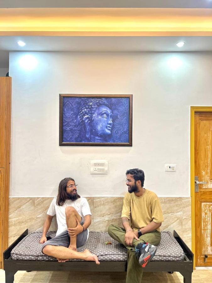 Shanti Hostel And Garden Cafe Rishīkesh Buitenkant foto